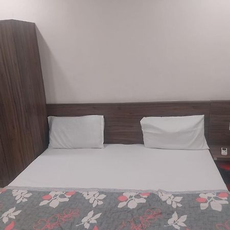 Hotel Rovers Inn أمريتسار الغرفة الصورة