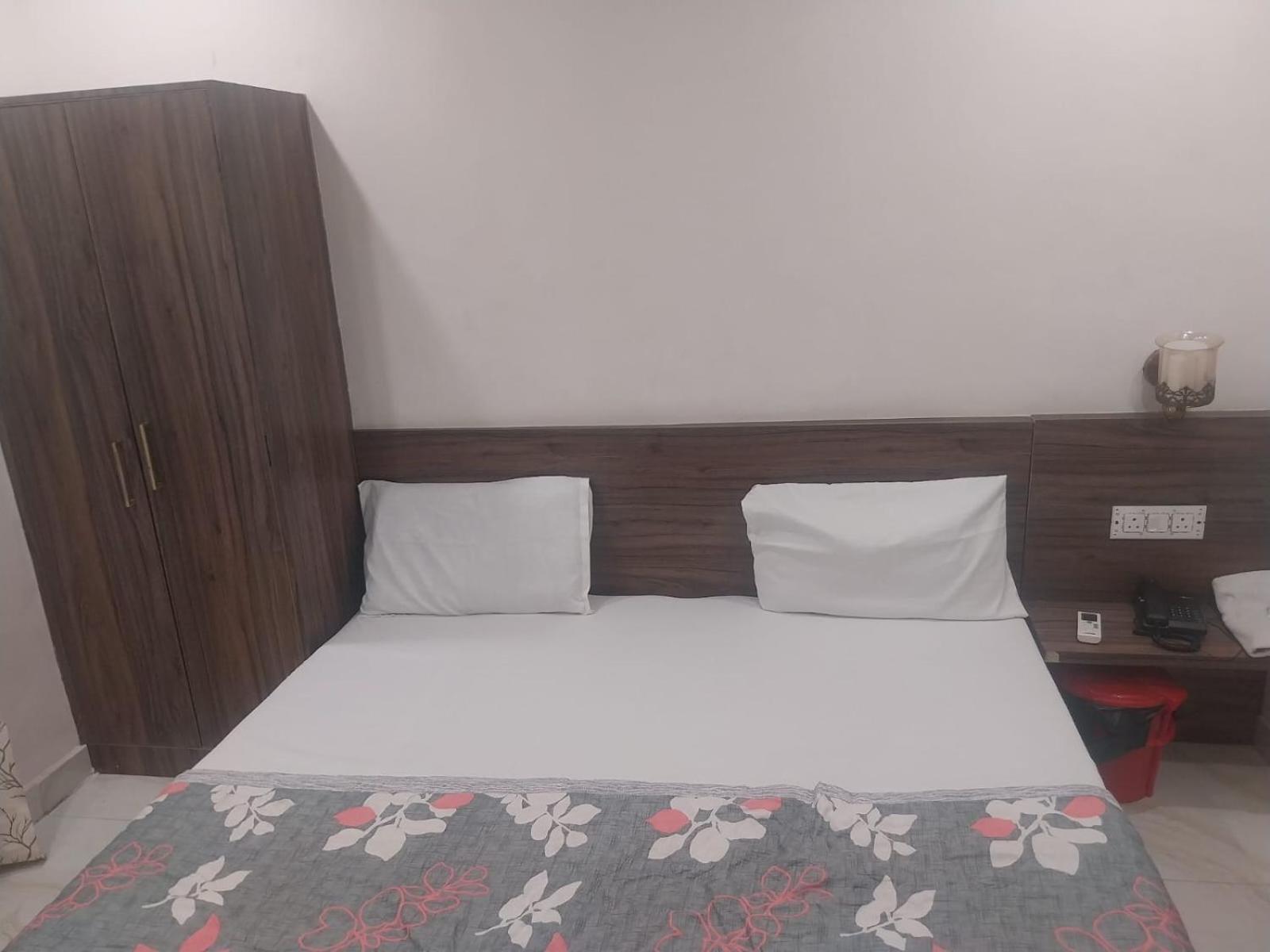 Hotel Rovers Inn أمريتسار الغرفة الصورة